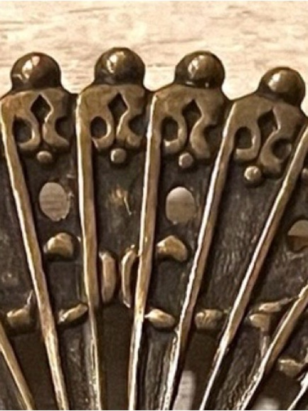 Vintage Brass Openwork Folding Fan Brooch Pin 2.5” - Picture 4 of 5